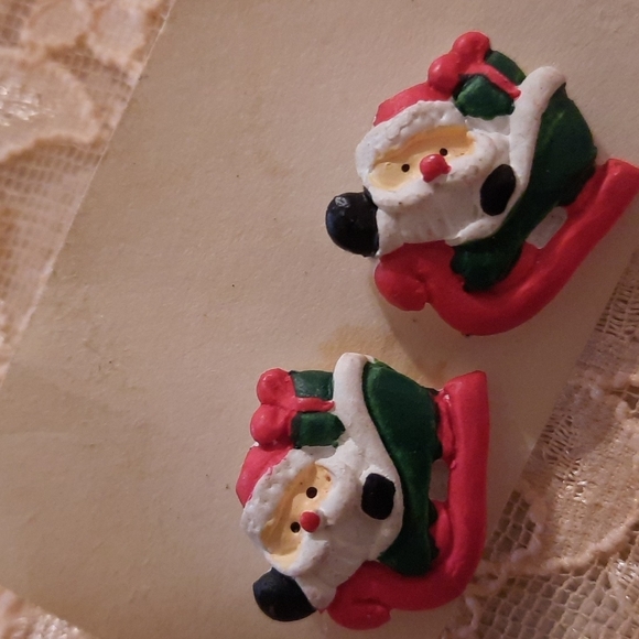 Free With Bundle -Santa earrings,  Santa's sleugh ,Santa slay , presents vintage - Picture 2 of 3